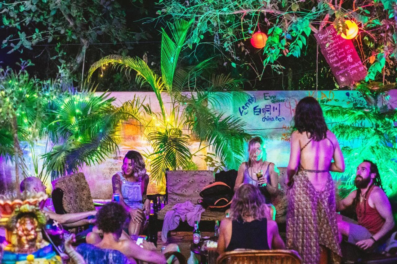 The Peace Hostel - Arambol, Goa ภายนอก รูปภาพ